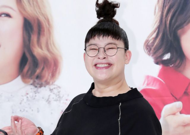 미혼인 코미디언 이영자(58)가 7세 연하의 미혼인 배우 황동주(51)와 핑크빛 분위기를 계속 연출했다. 사진은 지난 2016년 8월 서울 영등포구 타임스퀘어 아모리스홀에서 열린 올리브 '밥블레스유' 제작발표회에 참석한 방송인 이영자. /사진=머니투데이