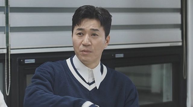 그룹 코요태 김종민이 과거 사업 관련 사기를 당했다고 털어놨다. /사진='신랑수업' 제공