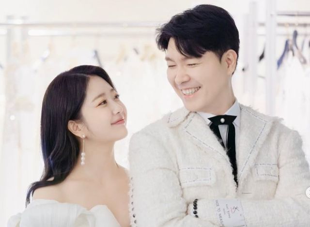 방송인 박수홍, 김다예 부부가 압구정의 아파트를 최고가에 매수한 것으로 전해졌다. /사진=박수홍 인스타그램