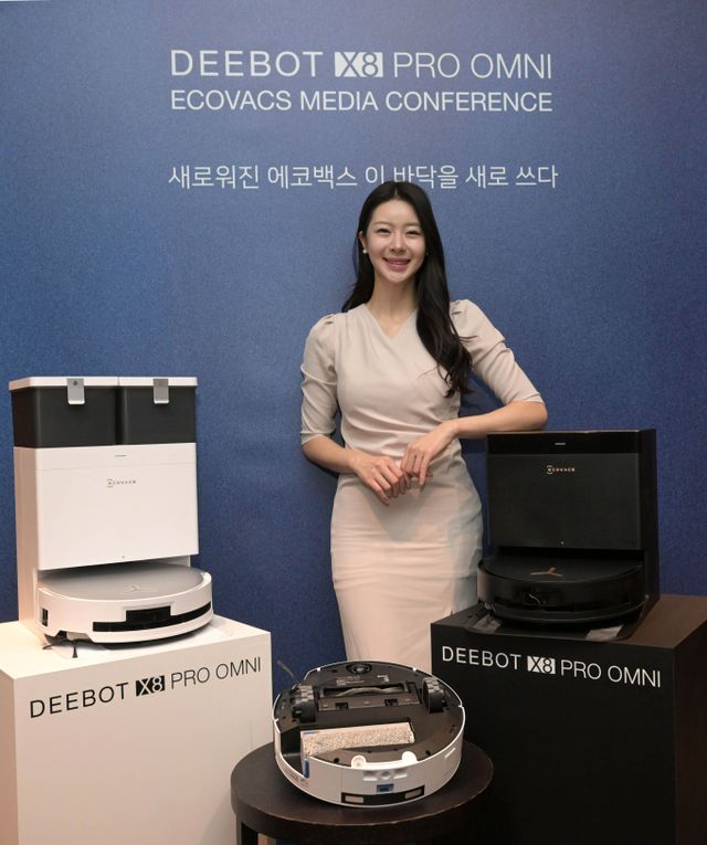 에코백스 '디봇 X8 프로 옴니'. / 사진=에코백스