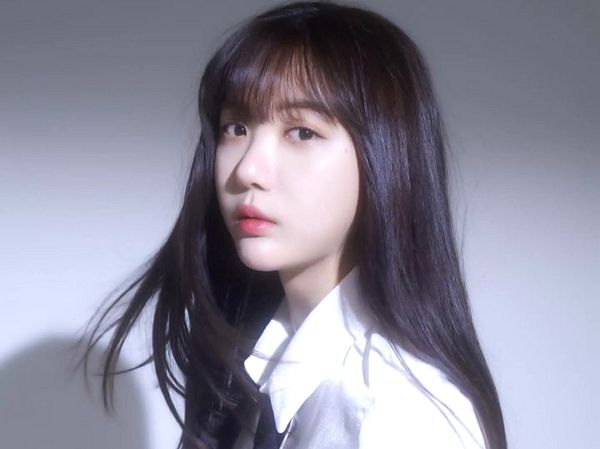 MBC 기상캐스터 고 오요안나가 직장 내 괴롭힘을 당했다는 의혹과 관련, 기상캐스터 선배 2명과 나눈 메시지가 공개됐다. 사진은 고 오요안나의 모습. /사진=오요안나 인스타그램 캡처