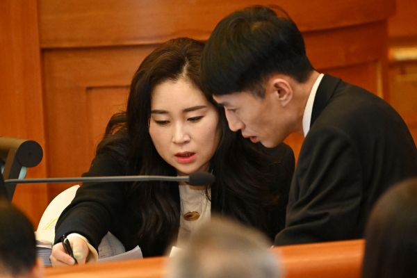 윤석열 대통령 측 김계리 변호사가 탄핵심판 마지막 변론에서 "나도 계몽됐다"고 주장했다. 사진은 윤석열 대통령 측 김계리 변호사가 탄핵심판 최종 변론에 출석한 모습. /사진=뉴시스