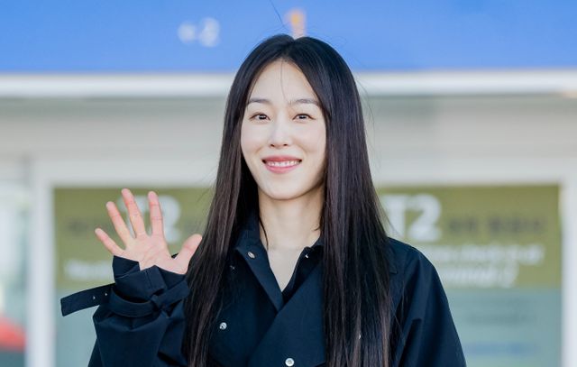 배우 서현진이 나이를 잊은 동안 비주얼을 뽐냈다. /사진=페라가모 제공