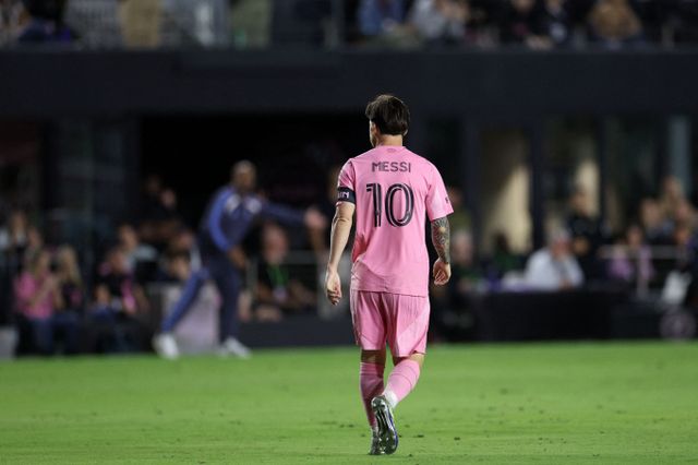 인터 마이애미에서 활약 중인 리오넬 메시가 벌금형 징계를 받았다. 사진은 지난 23일(한국시각) 인터 마이애미와 뉴욕시티의 개막전에 출전한 리오넬 메시의 모습. /사진=로이터