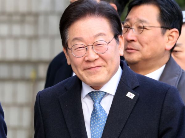 검찰이 공직선거법 위반 혐의를 받는 이재명 더불어민주당 대표에게 징역 2년을 구형했다. 사진은 이재명 더불어민주당 대표가 26일 오후 서울 서초구 고등법원에서 열린 공직선거법위반 결심 공판에 출석하고 있는 모습. /사진=뉴스1