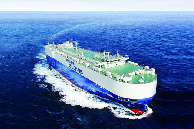 현대글로비스가 국제신용평가사 무디스로부터 기업신용등급을 상향 조정 받았다. 사진은 현대글로비스 자동차운반선(PCTC) '글로비스 센추리호'. /사진=현대글로비스