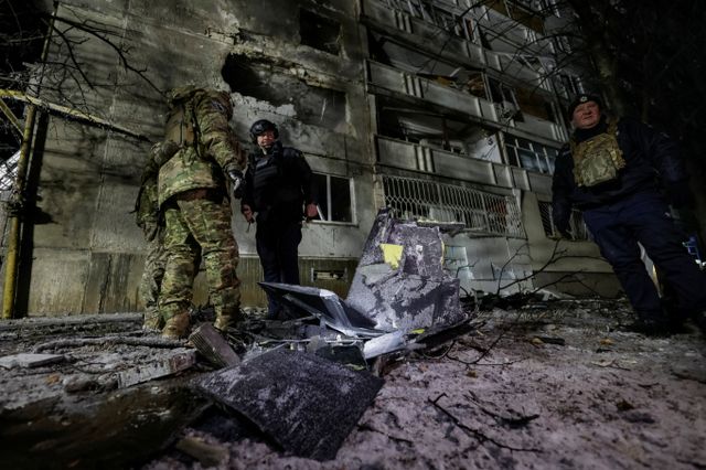 북한이 우크라이나 전선에 추가 병력을 파견한 사실이 알려졌다. 사진은 지난 26일(현지시각) 러시아의 드론 공격으로 피해를 입은 우크라이나 하르키우 지역의 모습. /사진=로이터