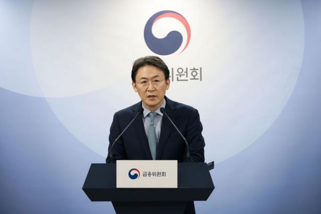 권대영 금융위원회 사무처장이 26일 오후 서울 종로구 정부서울청사 합동브리핑실에서 가계부채 점검회의 안건에 대해 사전브리핑을 하고 있다. /사진=금융위원회