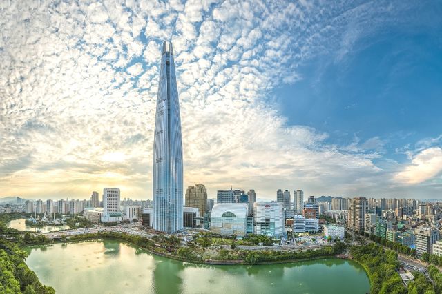 롯데그룹이 기관투자자 대상 기업설명회에서 지난해 말 기준 국내외 총자산이 183조3000억원이라고 밝혔다. /사진=롯데지주