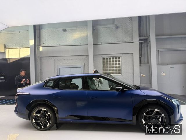 세단은 SUV보다 낮은 차체·슬림한 디자인 덕분에 공기 저항 적어 주행거리를 확보하기 유리하다. EV4의 공력성능은 기아 차량 중 가장 우수하다. /사진=김서연 기자 