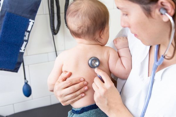 국내 연구진이 폐렴 증상을 보인 영아에게서 신종 인간 코로나바이러스를 발견했다. 사진은 기사와 직접적인 관련 없음. /사진=이미지투데이