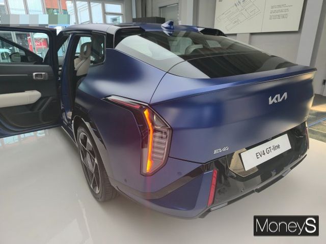 EV4 GT 라인의 후면 모습./사진=김이재 기자