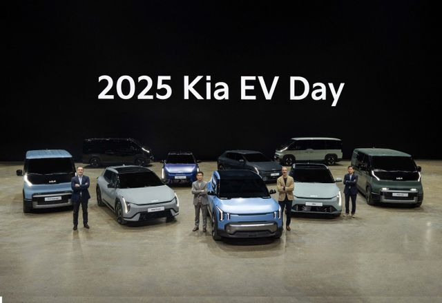 기아가 스페인 타라고나에서 '2025 기아 EV 데이'를 열고 EV4·PV5를 공개했다. /사진=기아 