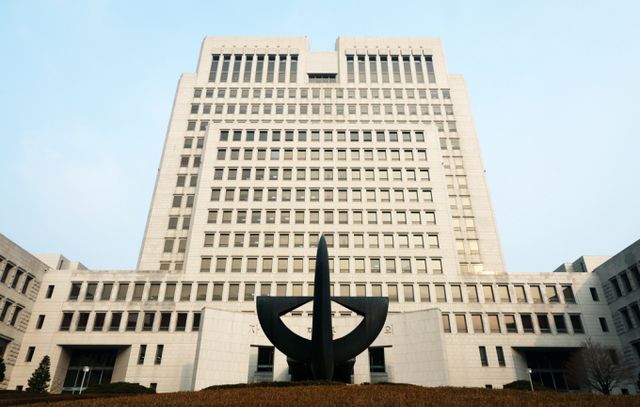 고의로 병역을 기피하려 한 혐의로 재판에 넘겨진 30대 헬스트레이너에게 유죄가 확정됐다. 사진은 지난 1월 20일 서초구 대법원 모습. /사진=뉴스1