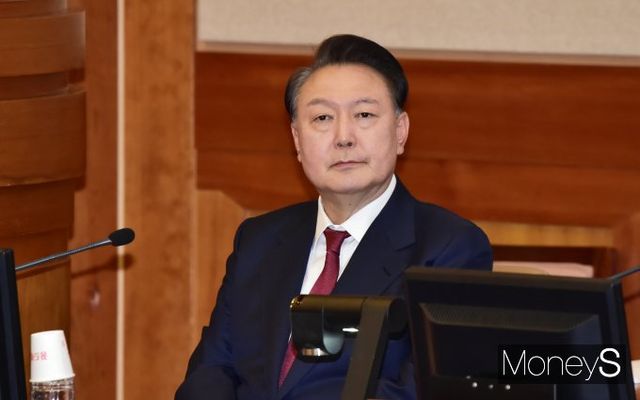 윤석열 대통령 측이 앞으로 정치인 접견은 안할 것 같다고 말했다. 사진은 지난달 23일 서울 종로구재동 헌법재판소 심판정에서 진행된 탄핵 심판 4차 변론에 출석한 모습. /사진=임한별 기자