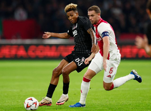 출전 거부 의혹에 휘말린 조던 헨더슨이 억울함을 토로했다. 사진은 2024시즌 아약스에서 활약 중인 조던 헨더슨의 모습. /사진=로이터