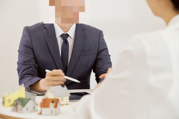 베스트셀러 작가이자 부동산 경매회사 대표로부터 사기를 당했다는 고소장이 전국에서 122건 접수됐다. 사진은 기사와 직접적인 관련 없음. / 사진=이미지투데이