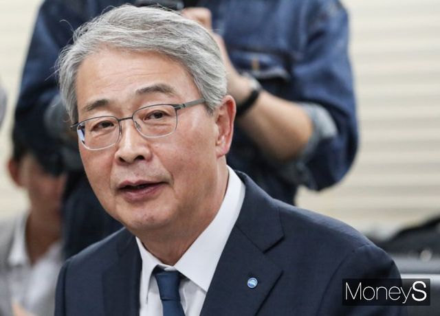 임종룡 우리금융지주 회장이 24일 서울 중구 명동1가 은행회관에서 열린 '중소기업 기후위기 대응 등의 지원을 위한 업무 협약식'에 참석, 발언을 하고 있다. 이번 업무협약은 금융감독원과 KB·신한·하나·우리·NH 5대 금융지주, 삼성전자가 공동으로 중소기업의 기후위기 대응 등 지원을 위해 진행됐다. /사진=임한별 기자