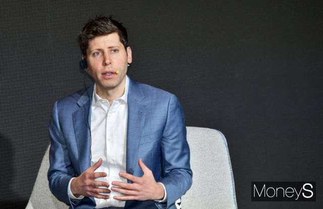 샘 올트먼 오픈AI 최고경영자(CEO) 4일 더 플라자 호텔에서 한국 기업과의 협력 상황을 전하고 있다. /사진=임한별 기자