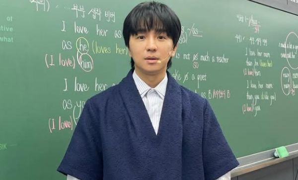 '스타강사' 조정식이 강사는 정치적 견해를 표출하면 안 된다는 자신의 소신을 밝혔다. 사진은 조정식이 강의하는 모습. /사진=조정식 SNS 캡처