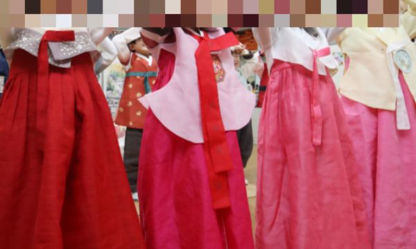 아이에게 한복을 입히고 설날이 끝나자 반품을 요청한 고객 때문에 골머리를 앓는다는 업주의 사연이 전해졌다. 사진은 기사의 이해를 돕기 위한 한복 입은 아이들 모습. / 사진=뉴스1