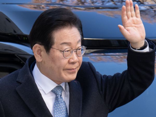 차기 대통령 후보 적합도 조사에서 이재명 더불어민주당 대표가 41.4%로 1위를 차지했다. 사진은 이재명 더불어민주당 대표가 지난 4일 서초구 서울중앙지법에서 열린 '대장동·위례·성남FC·백현동 의혹' 관련 특정범죄가중처벌등에관한법률위반(뇌물) 혐의 공판에 출석하고 있는 모습. /사진=뉴스1(공동취재단)