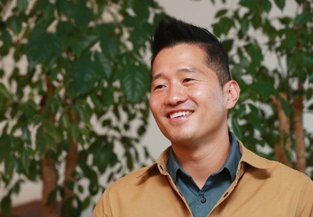 직장 갑질 의혹으로 경찰 조사를 받던 반려견 훈련사 강형욱이 무혐의 처분을 받았다. 사진은 2021년 10월28일 인터뷰 중인 강형욱의 모습. /사진=머니투데이