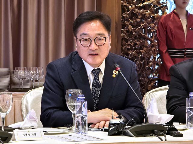 우원식 국회의장이 시진핑 중국 국가주석과 만날 기회가 있을 것 같다고 밝혔다. 사진은 우 의장이 6일 중국 베이징에서 열린 특파원 간담회에서 발언하는 모습. /사진=뉴스1(베이징특파원공동취재단) 