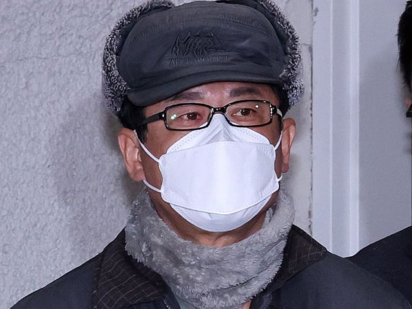 12·3 비상계엄 사태를 사전에 모의한 혐의를 받는 노상원 전 정보사령관 측이 혐의를 전면 부인했다. 사진은 노 전 사령관이 지난해 12월24일 서울 은평구 서부경찰서에서 검찰로 송치되고 있는 모습. /사진=뉴스1