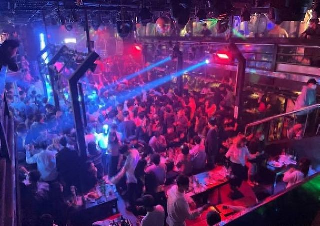 홍대 일대 클럽에서 마약을 투약하거나 판매·매수한 사례가 대거 적발됐다. 사진은 기사의 이해를 돕기 위한 2022년 10월8일 오전 1시쯤 서울 강남역 인근에 위치한 클럽이 손님으로 북적이는 모습. /사진=머니투데이
