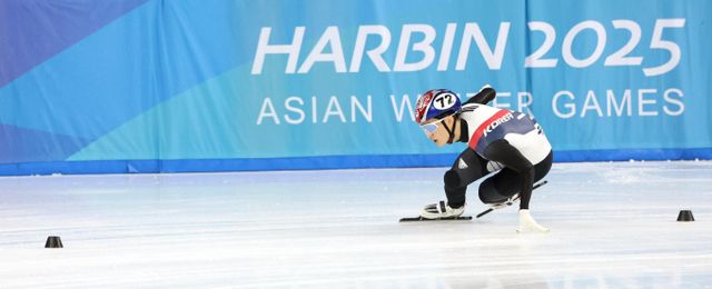 한국 쇼트트랙 대표팀이 '하얼빈 동계아시안게임'의 첫 관문을 무난하게 통과했다. 선두를 차지한 장성우의 모습./사진=뉴시스