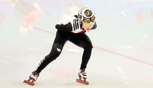 한국 쇼트트랙 대표팀이 '하얼빈 동계아시안게임'의 첫 관문을 무난하게 통과했다. 선두를 차지한 김길리의 모습./사진=뉴시스