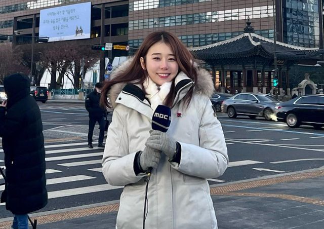 MBC 기상캐스터에 직장내 괴롭힘을 가했단 의혹을 받는 이들이 일기 예보를 이어가 논란이 되고 있다. /사진=박하명 인스타그램