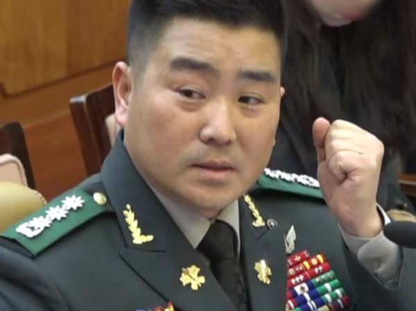 부승찬 더불어민주당 의원이 김현태 707특수임무단 단장이 여당에 회유당한 것 같다고 주장했다. 사진은 12·3 비상계엄 선포 당일 국회에 투입된 군 병력을 현장에서 지휘한 김현태 육군 특수전사령부 707특수임무단장이 6일 서울 종로구 헌법재판소에서 열린 윤석열 대통령 탄핵심판 6차 변론기일에서 질의에 답변하고 있는 모습. /사진=뉴시스(헌법재판소)