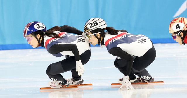 나란히달리는최민정과 김길리 /사진=뉴스1