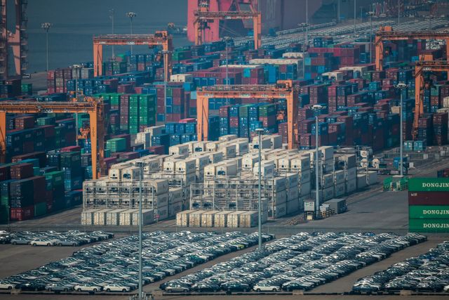 트럼프 행정부가 오는 12일(현지시각) 철강·알루미늄에 25% 관세를 부과한다고 밝혔다. 사진은 10일 경기 평택항에 컨테이너가 쌓여있는 모습. /사진=뉴시스