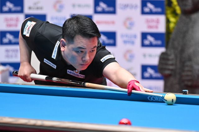 PBA 월드챔피언십 3연패에 도전했던 조재호가 조별 리그에서 탈락했다. 사진은 지난 10일 제주 제주시 한라체육관에서 열린 'SK렌터카 제주특별자치도 PBA-LPBA 챔피언십' PBA 조별리그 2일 차 경기를 진행 중인 조재호의 모습. /사진=프로당구협회(PBA) 제공