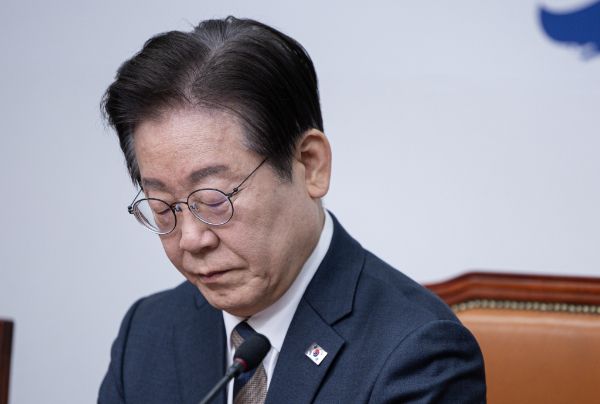 이재명 더불어민주당 대표가 위증교사 혐의로 기소된 사건의 항소심 첫 재판이 열린다. 사진은 이재명 더불어민주당 대표가 최고위원회의에 참석한 모습. /사진=뉴스1