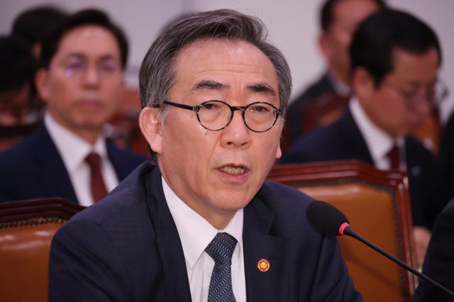 조태열 외교부 장관이 미국 에너지부(DOE)가 한국을 '민감국가'로 분류 검토에 대해 최종 확정이 아니라고 말했다. 사진은 조 장관이 11일 서울 여의도 국회에서 열린 외교통일위원회 전체회의에서 의원 질의에 답변하는 모습. /사진=뉴시스