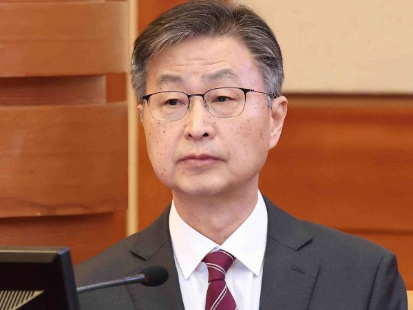 오는 13일 최재해 감사원장과 이창수 서울중앙지검장 등 검사 3인에 대한 탄핵 심판 결론이 내려진다. 사진은 최재해 감사원장이 지난달 12일 오후 서울 종로구 헌법재판소 대심판정에서 열린 탄핵심판 첫 변론기일에 출석해 자리하고 있는 모습. /사진=뉴시스