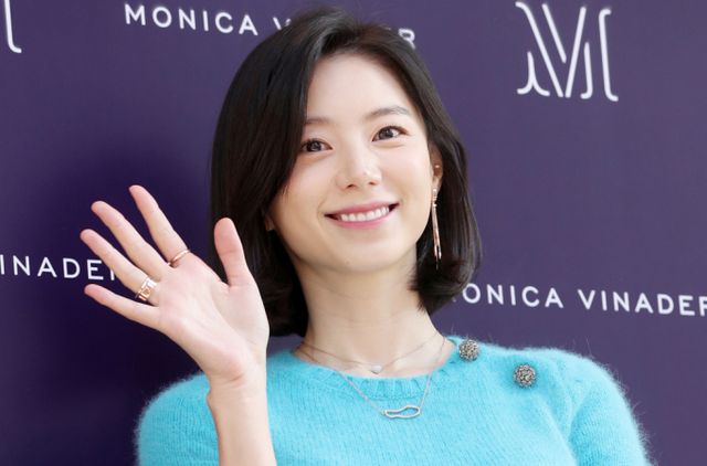 황정음이 최근 박수진을 만난 후기를 전했다. 사진은 지난 2017년 11월 서울 강남구의 부티크 매장에서 진행된 럭셔리 주얼리 브랜드 포토콜 행사에 참석한 배우 박수진. /사진=머니투데이