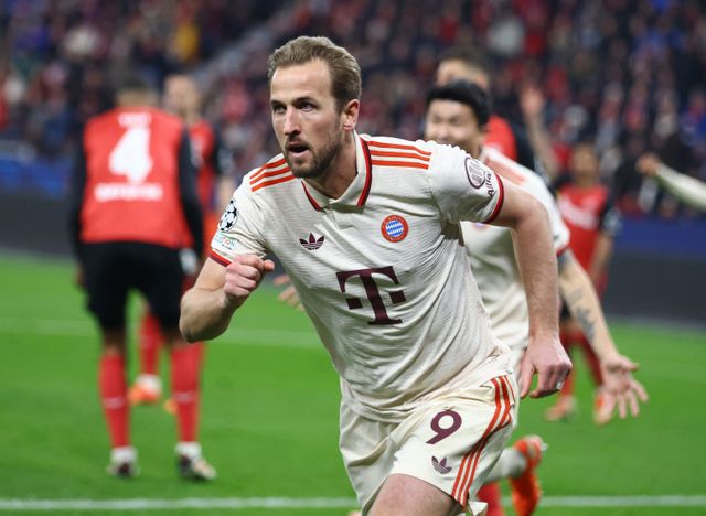 바이에른 뮌헨이 바이어 레버쿠젠을 2-0으로 꺾고 유럽축구연맹 챔피언스리가 8강 진출을 확정 지었다. 사진은 12일(한국시각) 독일 레버쿠젠 바이 아레나에서 열린 '2024-25시즌 유럽축구연맹(UEFA) 챔피언스리그(UCL)' 16강 바이어 레버쿠젠과의 2차전에서 결승골을 터트린 바이에른 뮌헨의 공격수 해리 케인의 모습. /사진=로이터