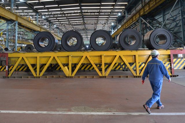 포스코 포항제철소 제품 창고에 수출을 앞둔 열연 제품들이 쌓여있다. /사진=뉴스1