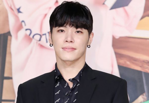 가수 휘성에 대한 부검을 진행한 결과 '사망 원인을 알 수 없다'는 1차 소견이 나왔다. 사진은 가수 휘성의 생전 모습. /사진=뉴스1