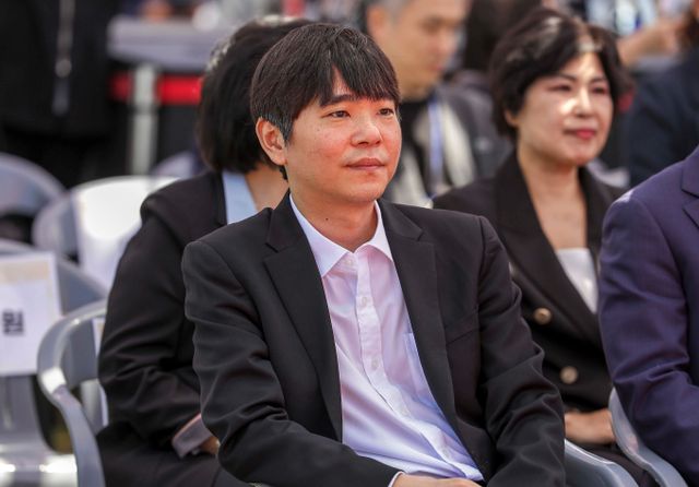 이세돌은 알파고와의 경기가 있기 전 2016년 1월29일에 방송된 CBS라디오 '김현정의 뉴스쇼'에 출연해 승리를 자신했다. 사진은 이세돌이 지난해 5월 16일 서울 양천구 양천공원에서 열린 Y교육박람회 2024 개막식에서 참석한 모습. /사진=뉴시스