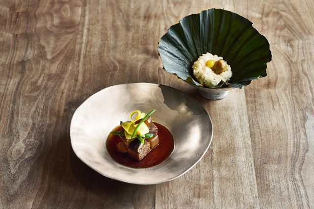 미쉐린가이드에서 서울 37곳과 부산 3곳 등에 스타 레스토랑을 지정했다. 사진은 밍글스 갈비찜과 찹쌀 연잎밥. /사진=미쉐린가이드