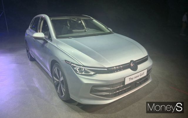 폭스바겐이 대표 모델 '골프'의 8세대 부분변경 버전 '신형 골프'를 출시한다. /사진=김이재 기자