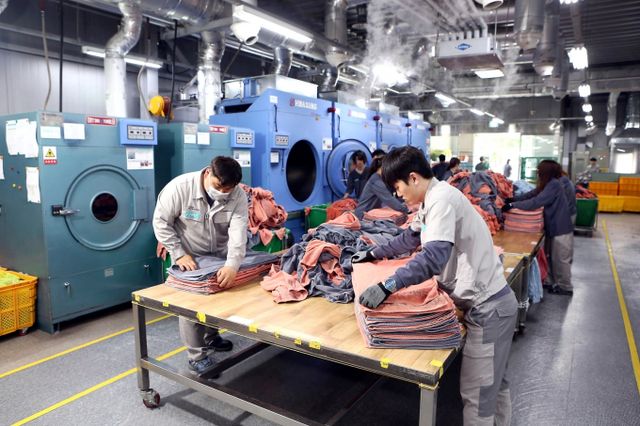 한국앤컴퍼니그룹의 장애인 표준사업장 '한국동그라미파트너스'가 설립 10주년을 맞았다. /사진=한국앤컴퍼니
