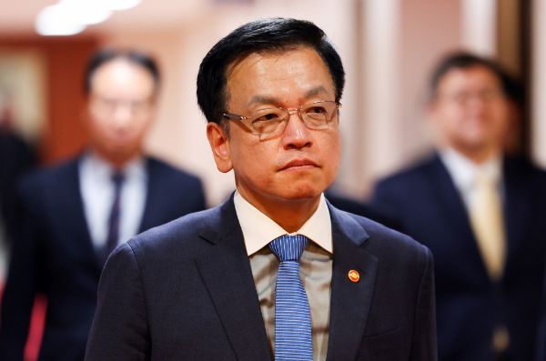 최상목 대통령 권한대행 부총리 겸 기획재정부 장관이 명태균 특검법에 대해 재의요구권(거부권)을 행사했다. 사진은 최상목 대통령 권한대행 부총리 겸 기획재정부 장관이 14일 정부서울청사에서 열린 임시 국무회의에 입장하는 모습. /사진=뉴시스