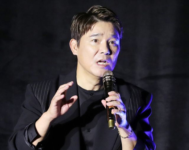 가수 임창정 측이 공연 개런티 '먹튀' 의혹에 입장을 밝혔다. 사진은 지난 2021년 11월 서울 영등포구 영등포CGV에서 진행된 정규 17집 '별거 없던 그 하루로' 쇼케이스에 참석한 가수 임창정. /사진=머니투데이